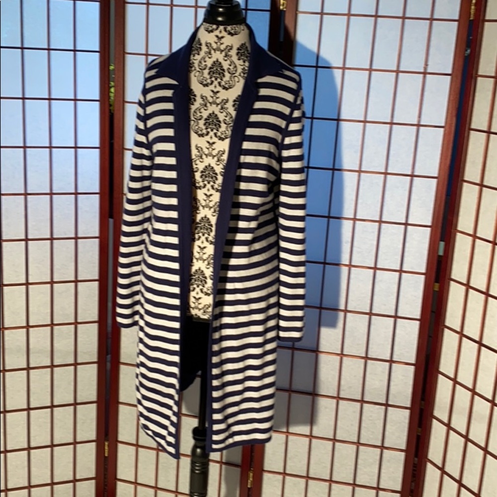 Chico’s size 2 (12-14) reversible sweater